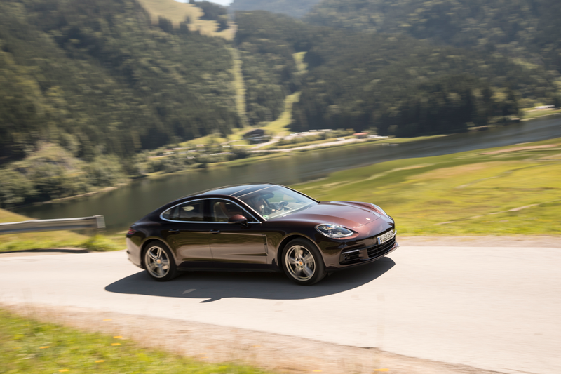 Illustration for article titled The 2017 Porsche Panamera Isn't Hardcore Enough To Buy Just Yet